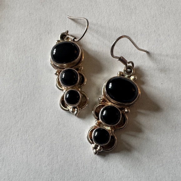 Navajo Black Onyx and Sterling Silver Earrings - Picture 7 of 8